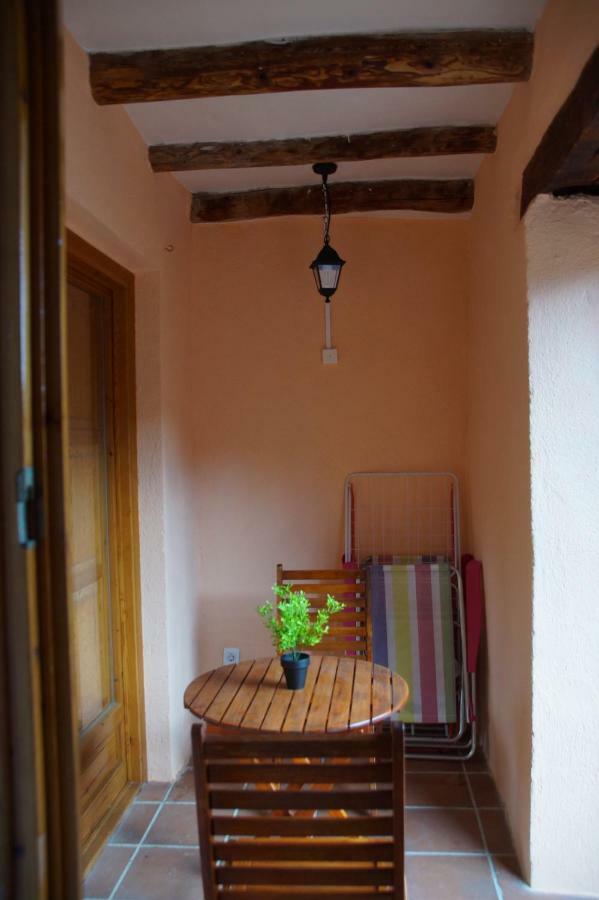 Apartment Cal Viola Torroja Bagian luar foto