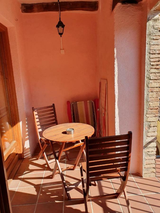 Apartment Cal Viola Torroja Bagian luar foto