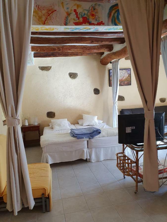 Apartment Cal Viola Torroja Bagian luar foto